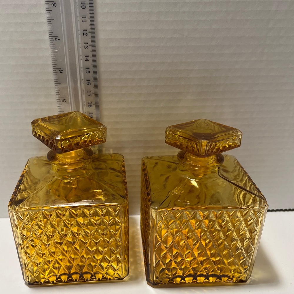 Vintage Indiana Glass Amber Diamond Point Mt Vernon 1968‎ Decanters 2